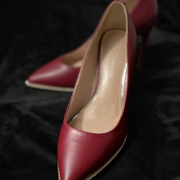 BCBGeneration beautiful high heels feel like you’re walking on clouds. - Picture 2 of 5